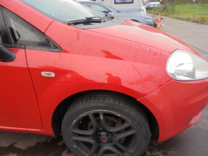 Scherm rechts-voor van een Fiat Punto Grande (176/A), Ophalen of Verzenden, 3 maanden garantie, Gebruikt, Fiat