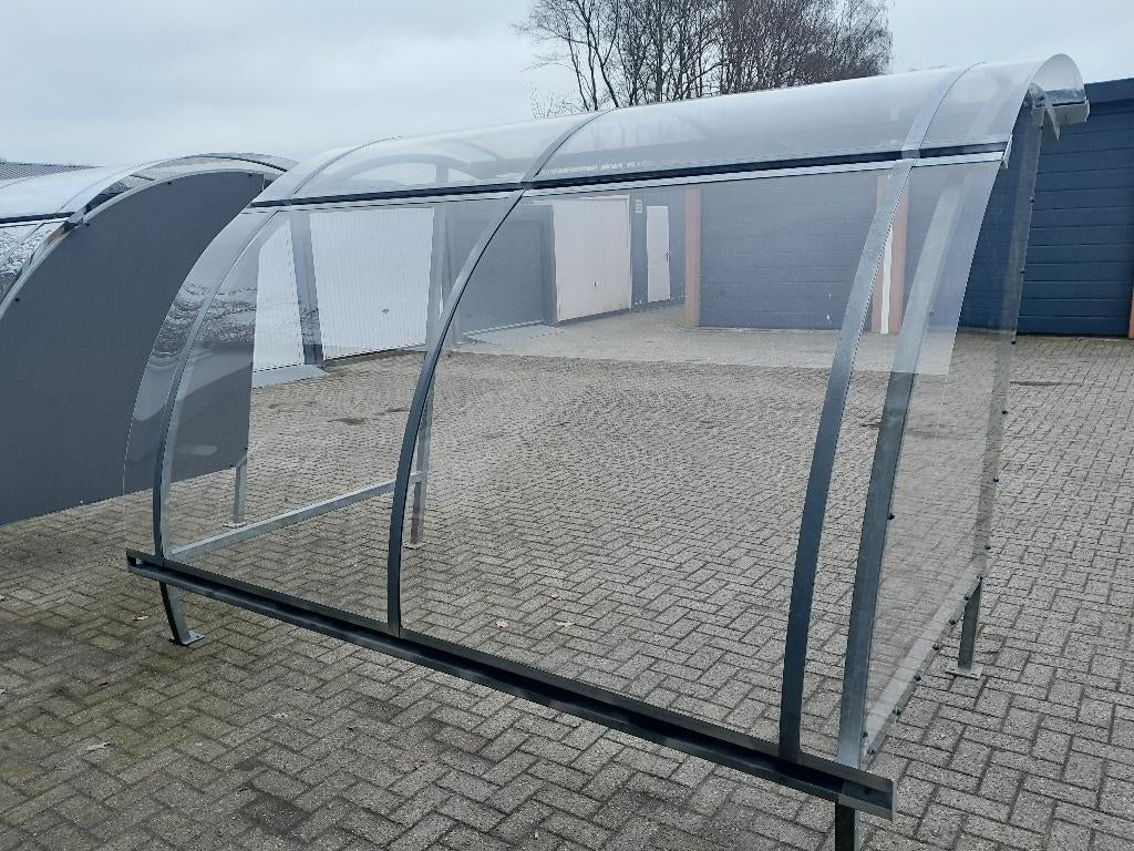 fietsenstalling  , fietsenoverkapping , Dug-out, Ophalen of Verzenden, Zo goed als nieuw
