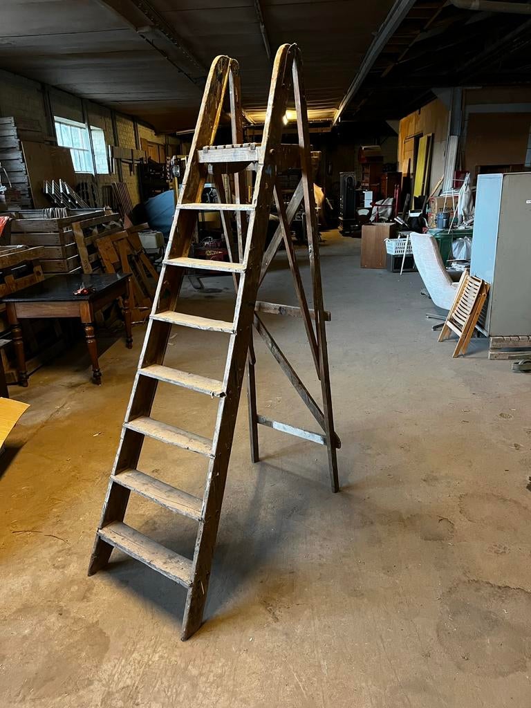 decoratieve en goed werkende antieke houten trap, Ophalen, Gebruikt, Trap, Opvouwbaar of Inschuifbaar