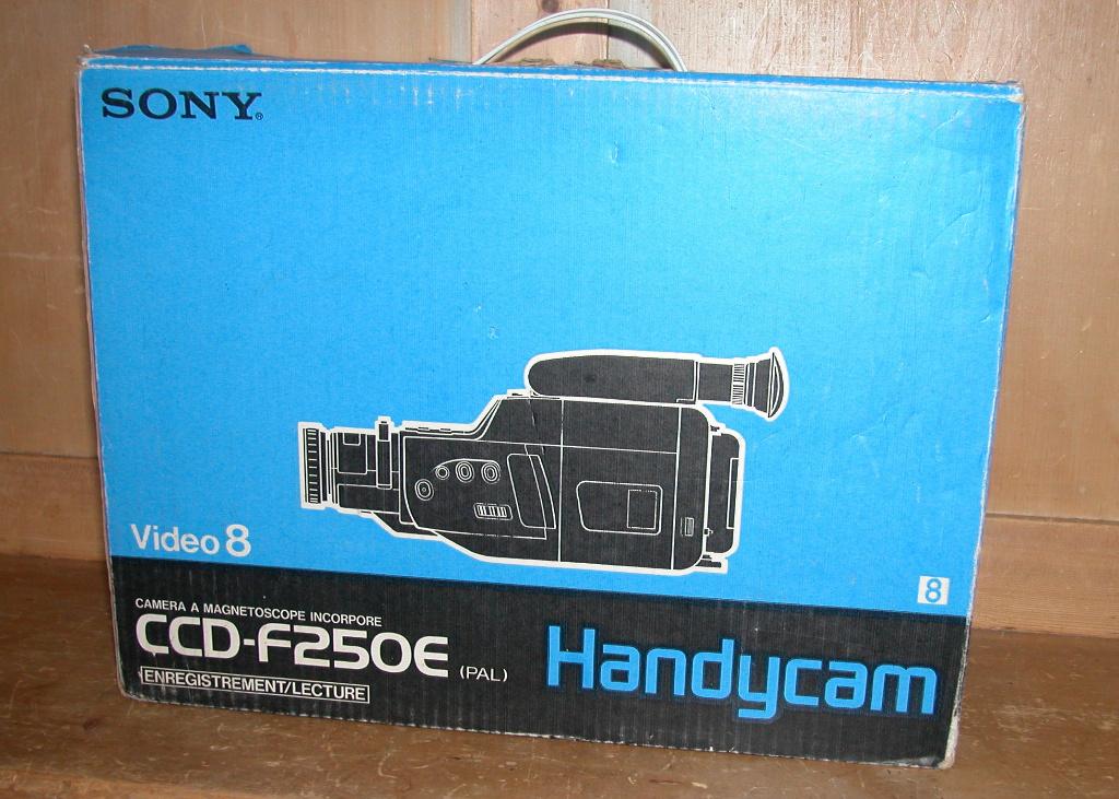 SONY Video Camera Recorder CCD-F250E, Ophalen of Verzenden, Hi 8, Camera