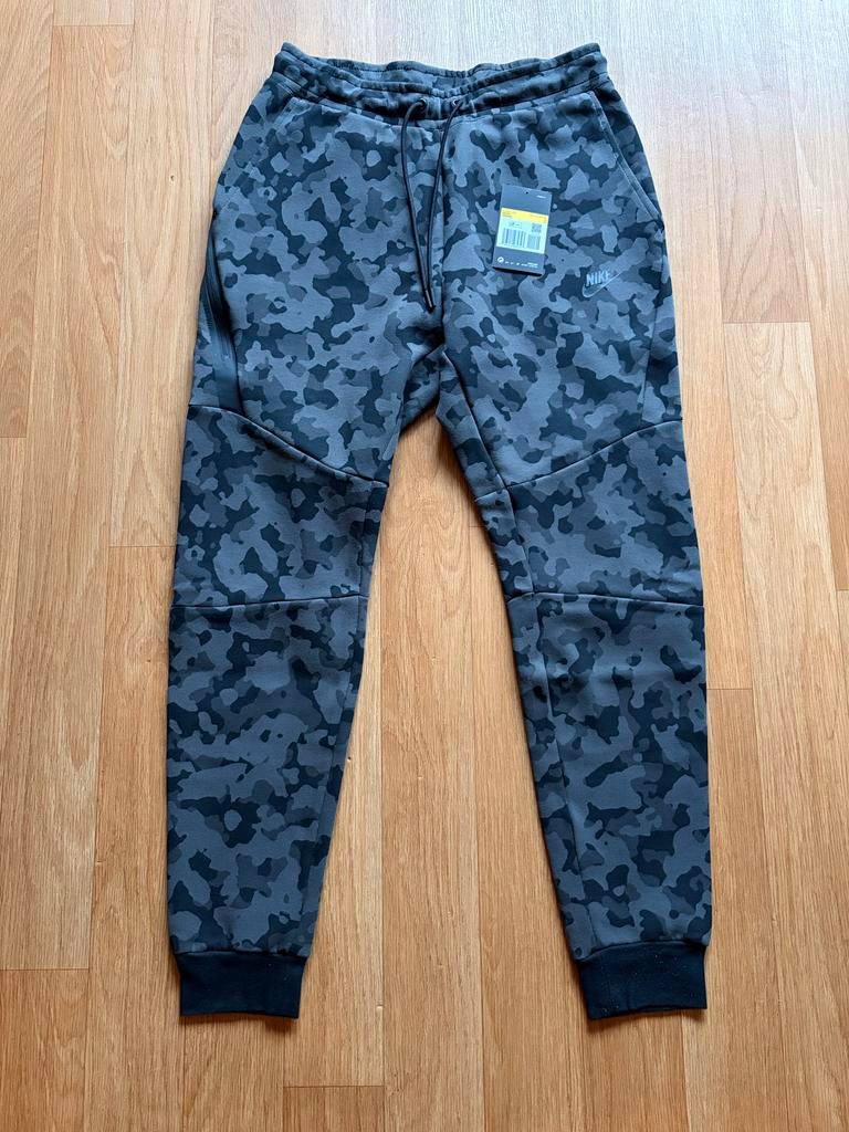 Nike Tech Fleece Broek / Jogger / Sweatpants Maat S, Kleding | Heren, Broeken en Pantalons, Zo goed als nieuw, Maat 46 (S) of kleiner