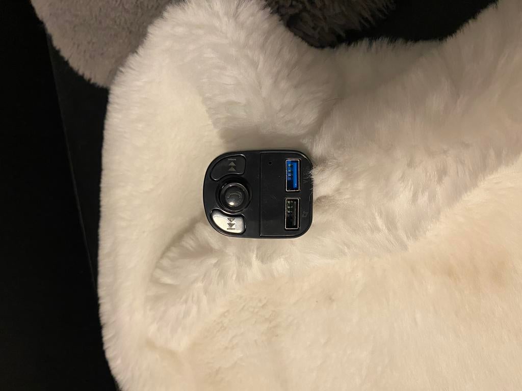 Super kwaliteit Bluetooth FM radio handfree transmitter, Auto diversen, Carkits, Ophalen of Verzenden, Nieuw