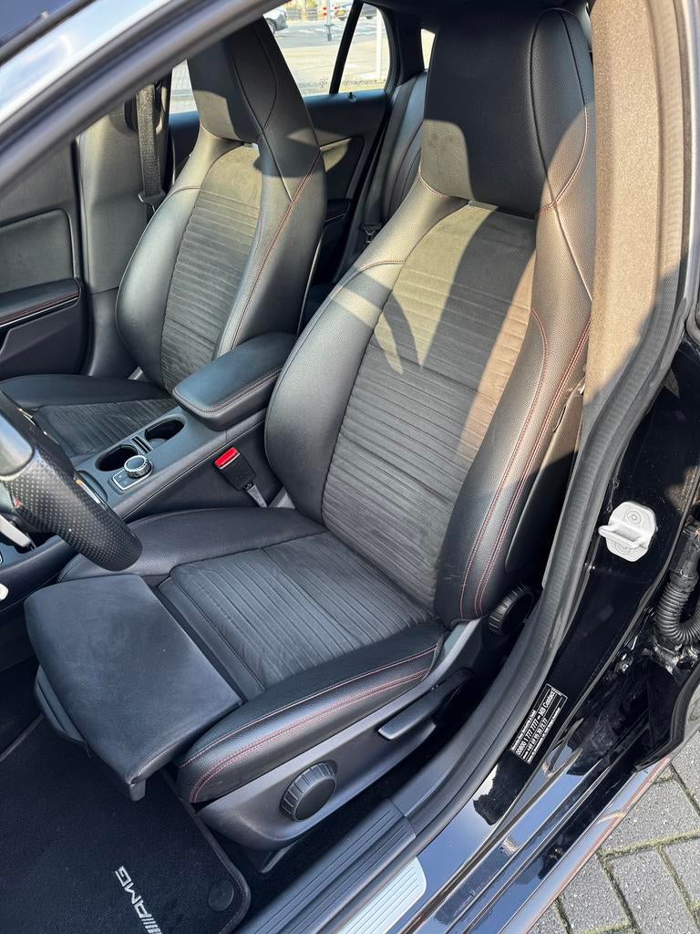 Mercedes-Benz CLA 200 AMG Line 125.000 km Automaat APK ’26, CLA, 730 kg, Zwart, Zwart