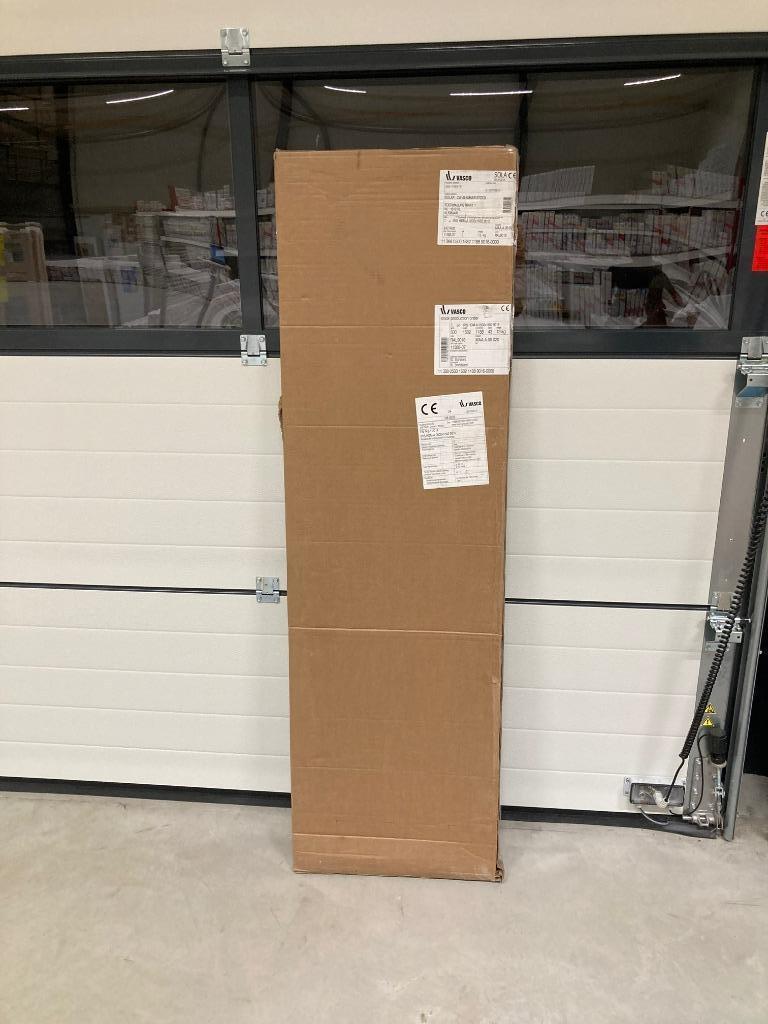 Vasco Iris HDM-A designradiator 696 x 750 en 1682 x 500, Doe-het-zelf en Verbouw, Verwarming en Radiatoren, Radiator, Nieuw, Minder dan 60 cm