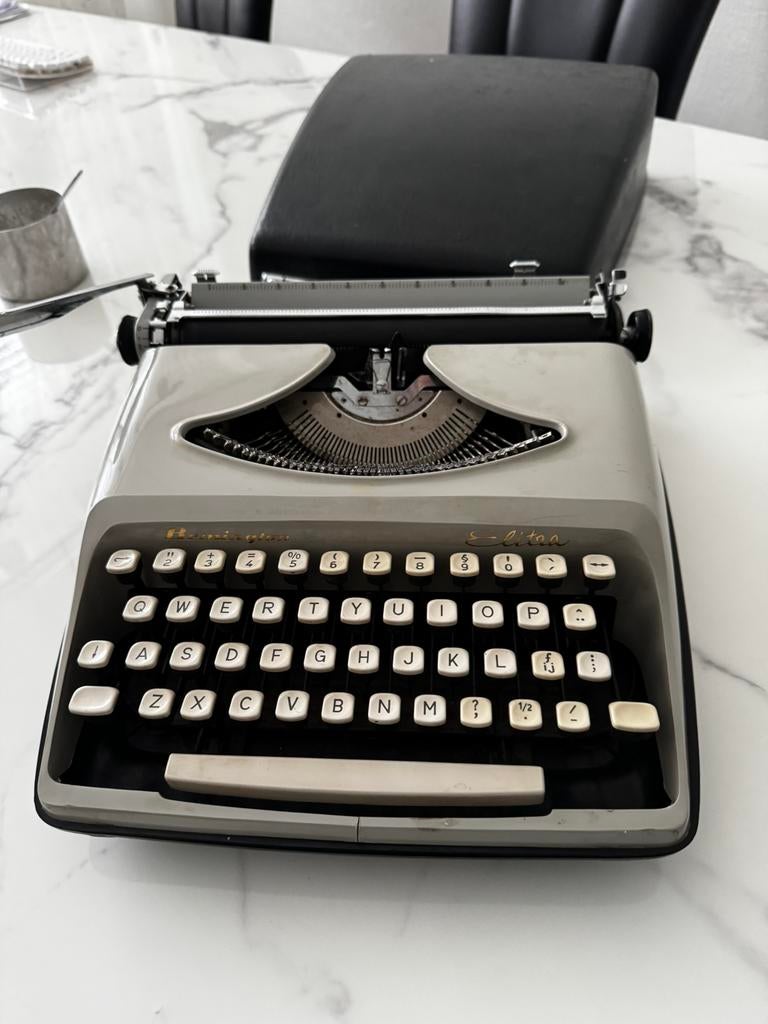 Oude Remington Elitza typemachine, Diversen, Typemachines, Ophalen of Verzenden, Zo goed als nieuw