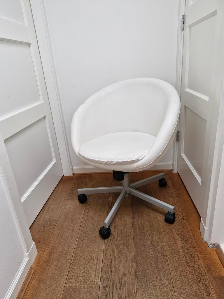 SKRUVSTA witte bureaustoel - in hoogte verstelbaar, Huis en Inrichting, Bureaustoelen, Gebruikt, Bureaustoel, Wit, Ophalen of Verzenden