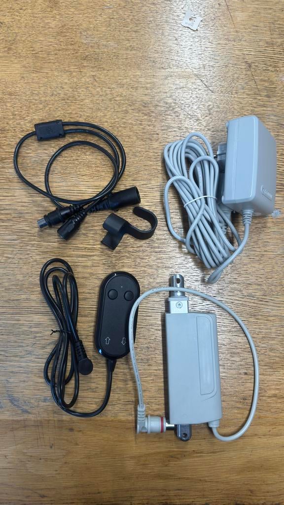 TiMOTION Actuator Set TA38M + TP8 + TH6 - Nieuwstaat!, Ophalen of Verzenden, Nieuw, Kabel of Snoer