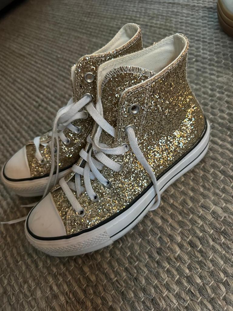 Converse all stars 37.5 goud zo goed als nieuw, Kleding | Dames, Schoenen, Overige kleuren, Ophalen of Verzenden, Sneakers of Gympen