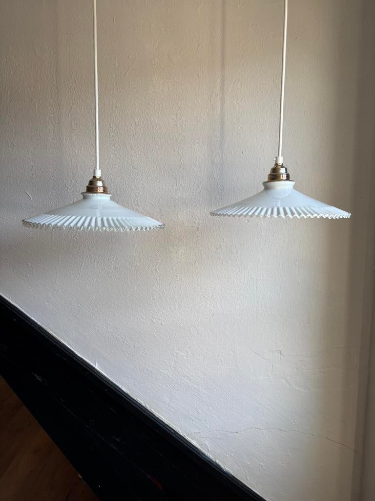 Vintage 2 set Franse wit melkglas glazen kartel hanglamp, Ophalen of Verzenden, Zo goed als nieuw, Glas, Minder dan 50 cm