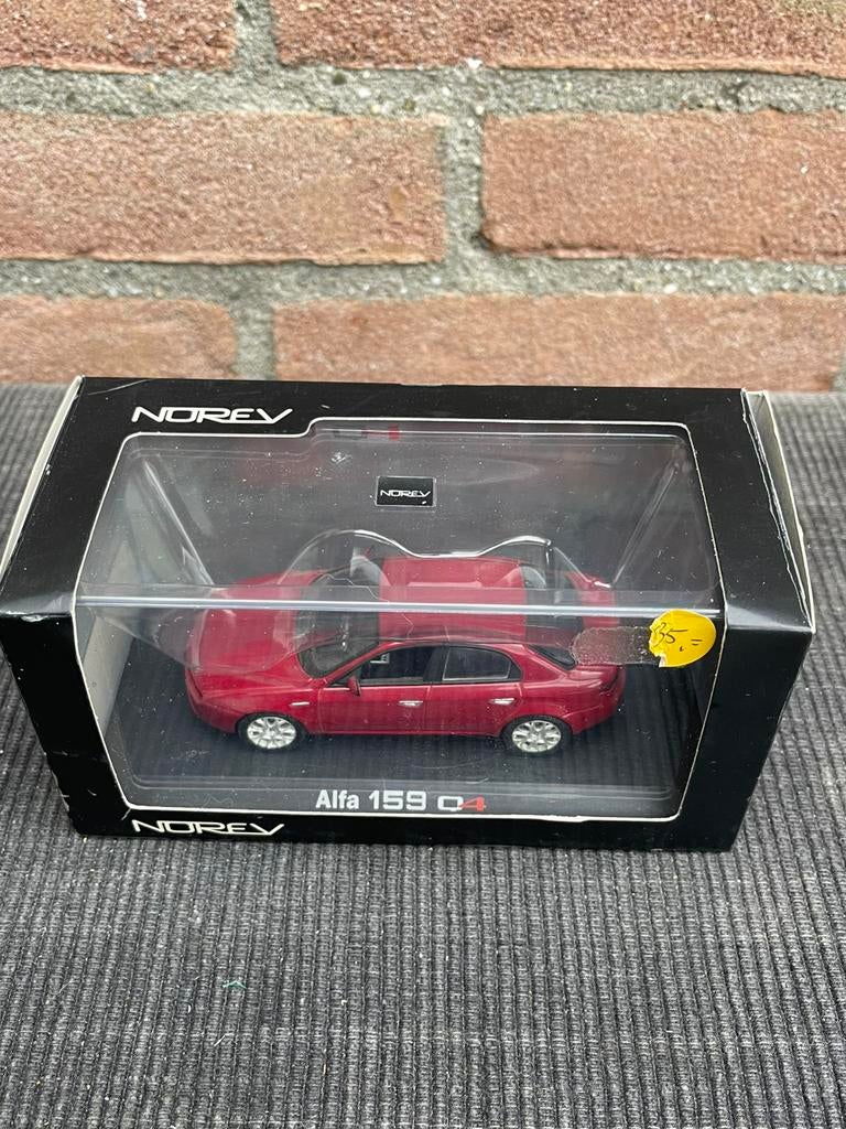 1:43 Norev Alfa Romeo 159 Q4 …….. 35,-, Hobby en Vrije tijd, Modelauto's | 1:43, Ophalen of Verzenden, Zo goed als nieuw, Auto