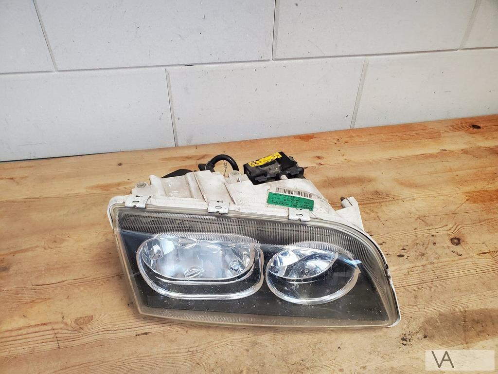 Volvo S40 en V40 2000 - 2004 xenon koplamp rechts 30899885, Gebruikt, -, -, Ophalen of Verzenden