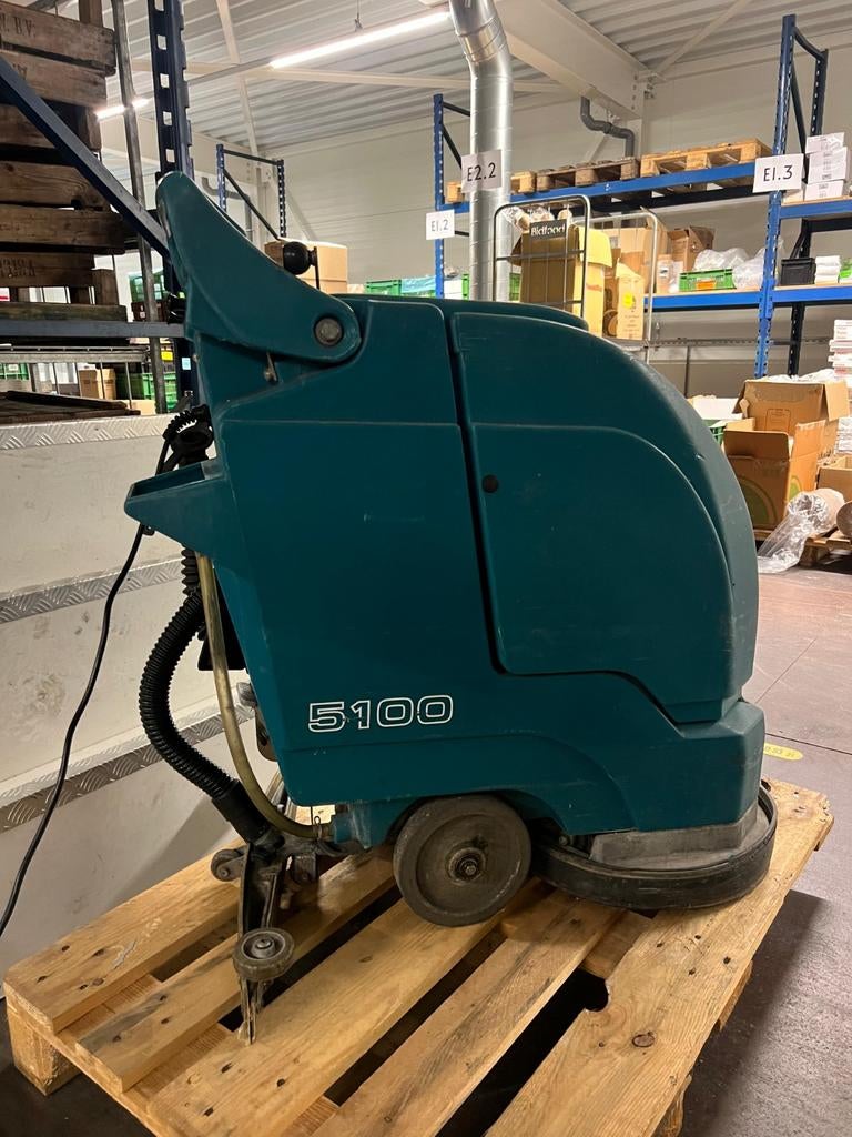 Tennant 5100 Schrobzuigmachine, Ophalen