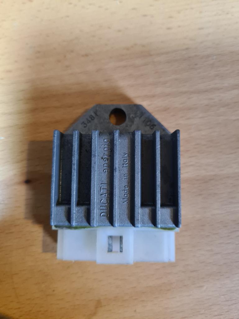 Spanningsregelaar Ducati Energia Origineel  Minarelli 4pins, Aprilia, Regelaar, Spannings, Blok