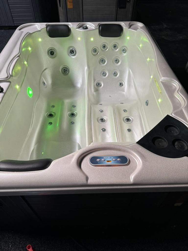 Jacuzzi Grote voorraad gebruikte&nieuwe met garantie, Ophalen of Verzenden, Nieuw