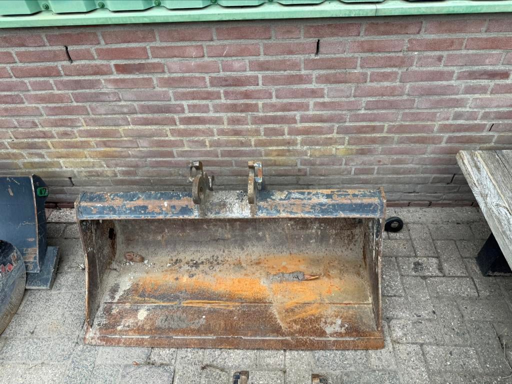 Pladdet slotenbak met omkeeroren cw05, Zakelijke goederen, Machines en Bouw | Kranen en Graafmachines, Ophalen, Graafmachine