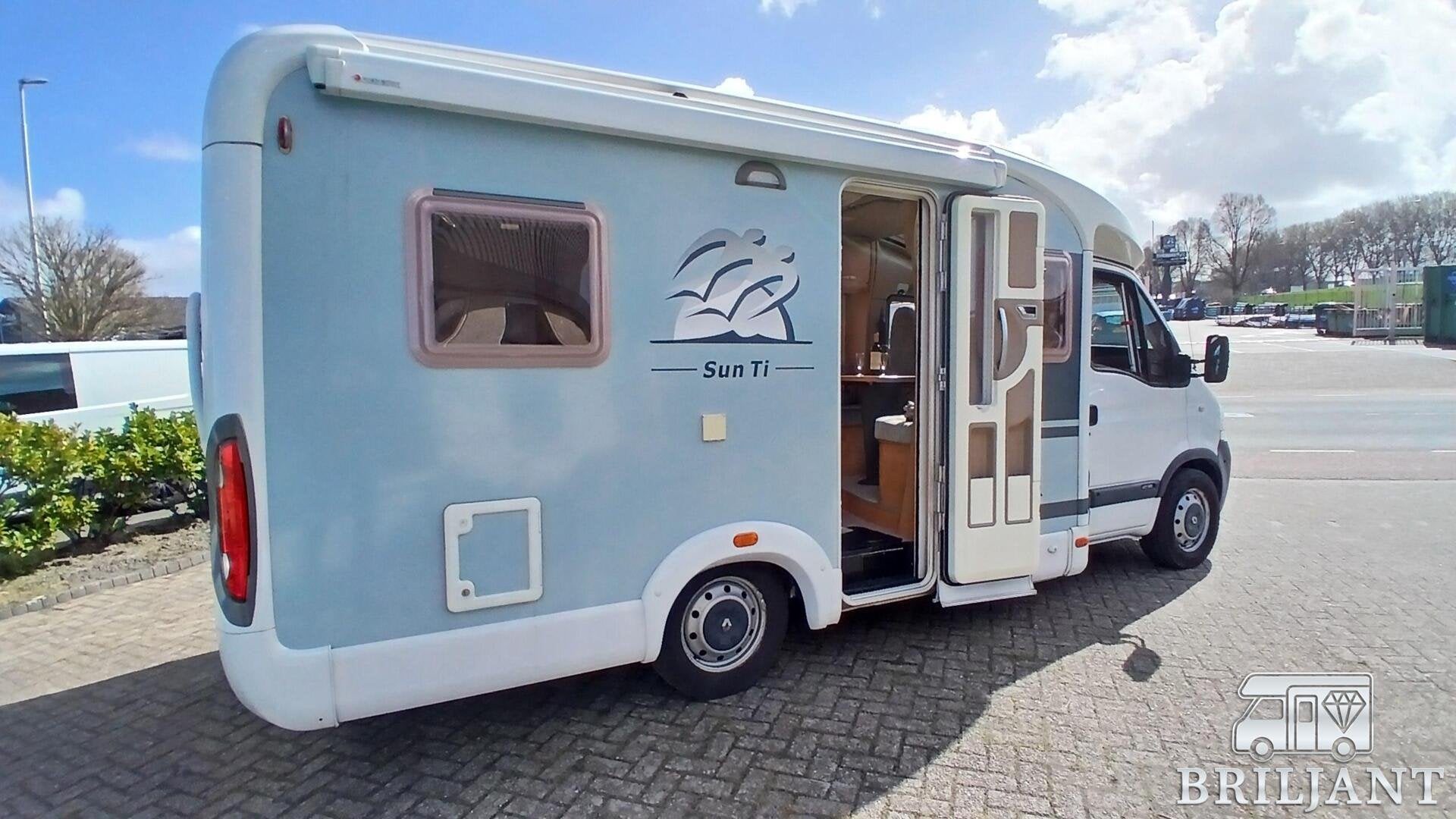 Foto 4 van Knaus R06.. 2005 fransbed