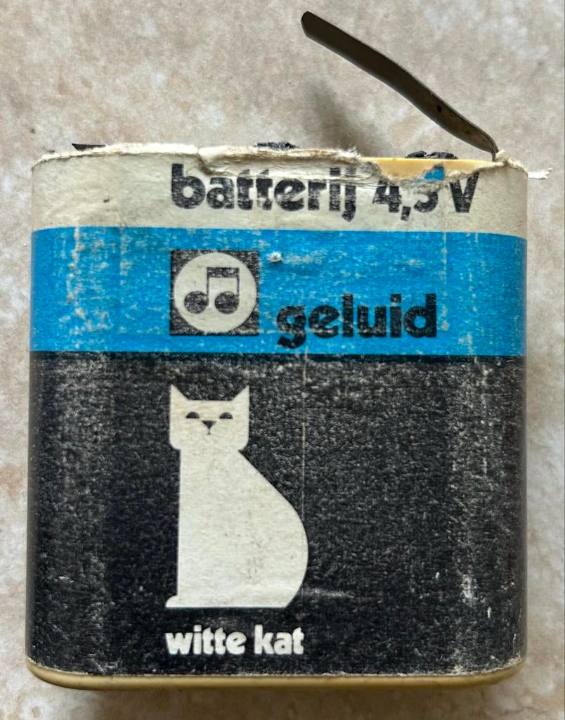 Oude Witte Kat geluidsbatterij 4,5V - Collectorsitem, Ophalen of Verzenden, Niet werkend