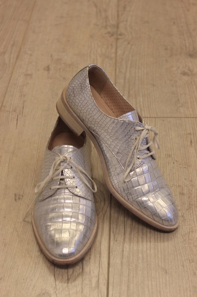 Pertini zilverkleurige schoenen maat 37, Kleding | Dames, Schoenen, Pertini, Overige kleuren, ., Ophalen of Verzenden