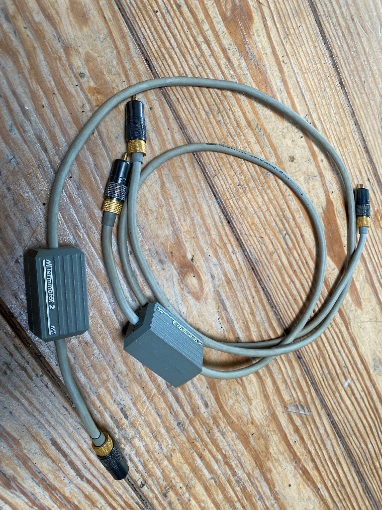 MIT Terminator 2 interconnect | 1 meter, Ophalen of Verzenden, Zo goed als nieuw, Minder dan 2 meter, Interlink-kabel
