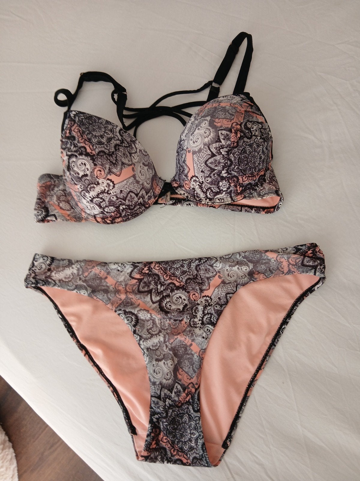 Bikini set (80D/40) met pareo/omslag, zgan, Ophalen of Verzenden