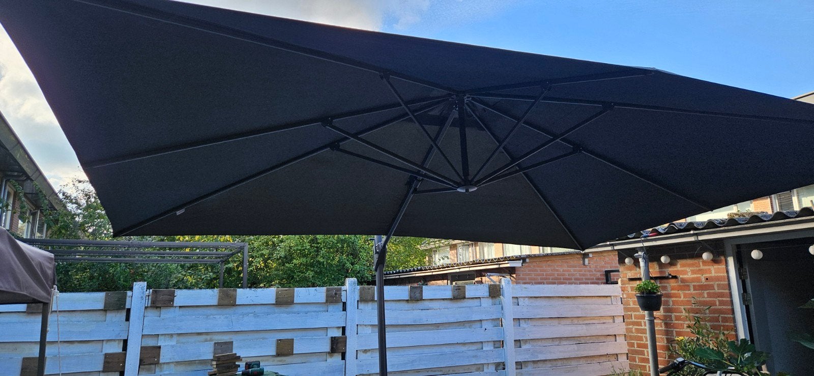 Foto 4 van schotelparasol