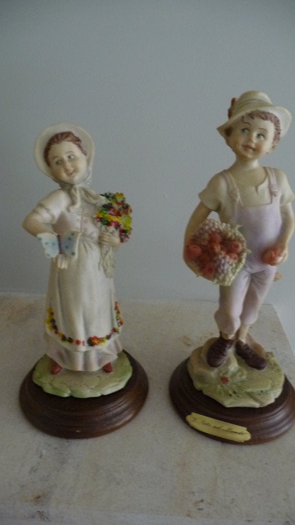 Vintage Beeldjes: Jongen en Meisje met Bloemen/Fruit, Ophalen of Verzenden, Zo goed als nieuw