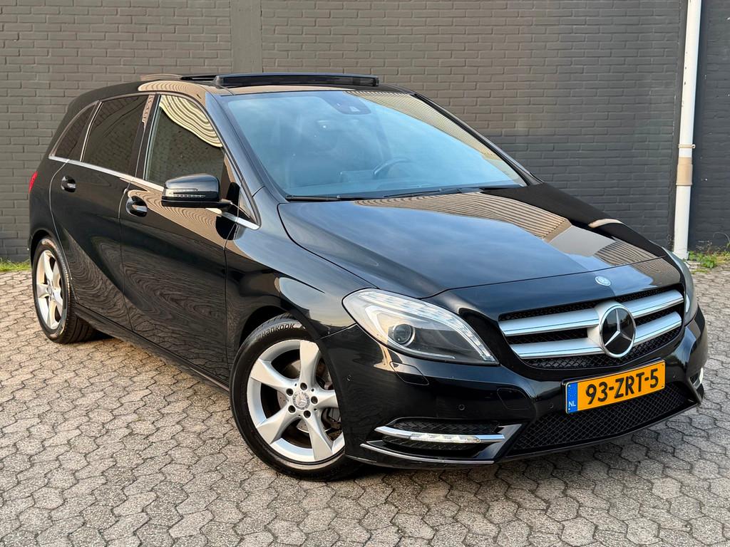 Mercedes-Benz B-klasse 200 Ambition|PANO|LEER|MEMORY|CLIMA|N, Auto's, Mercedes-Benz, 1325 kg, Gebruikt, Zwart, Bedrijf