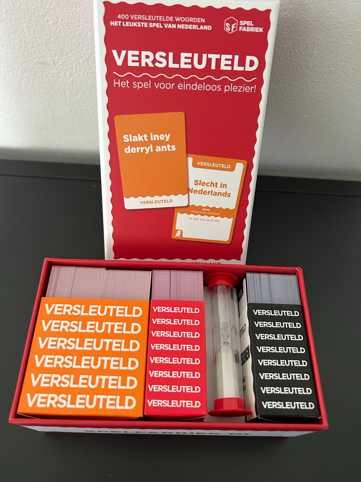 VERSLEUTELD: Het spel voor eindeloos plezier!, Hobby en Vrije tijd, Een of twee spelers, Ophalen of Verzenden, Zo goed als nieuw