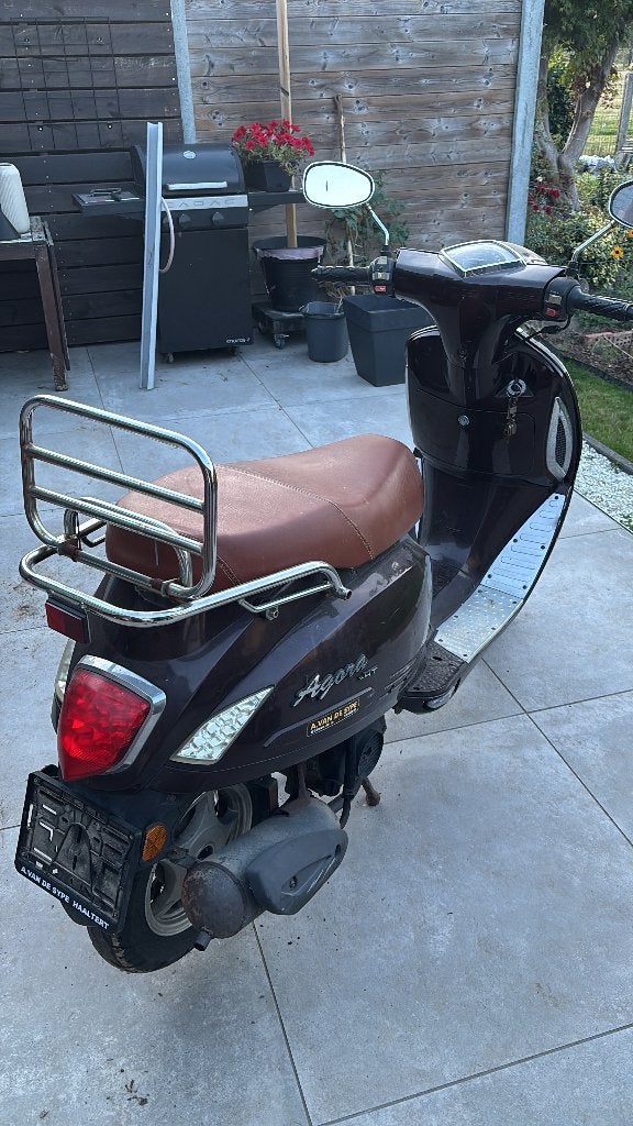 Sym Agora scooter brommer met rekje, Fietsen en Brommers, Ophalen of Verzenden, Gebruikt, Overige typen, Overige merken