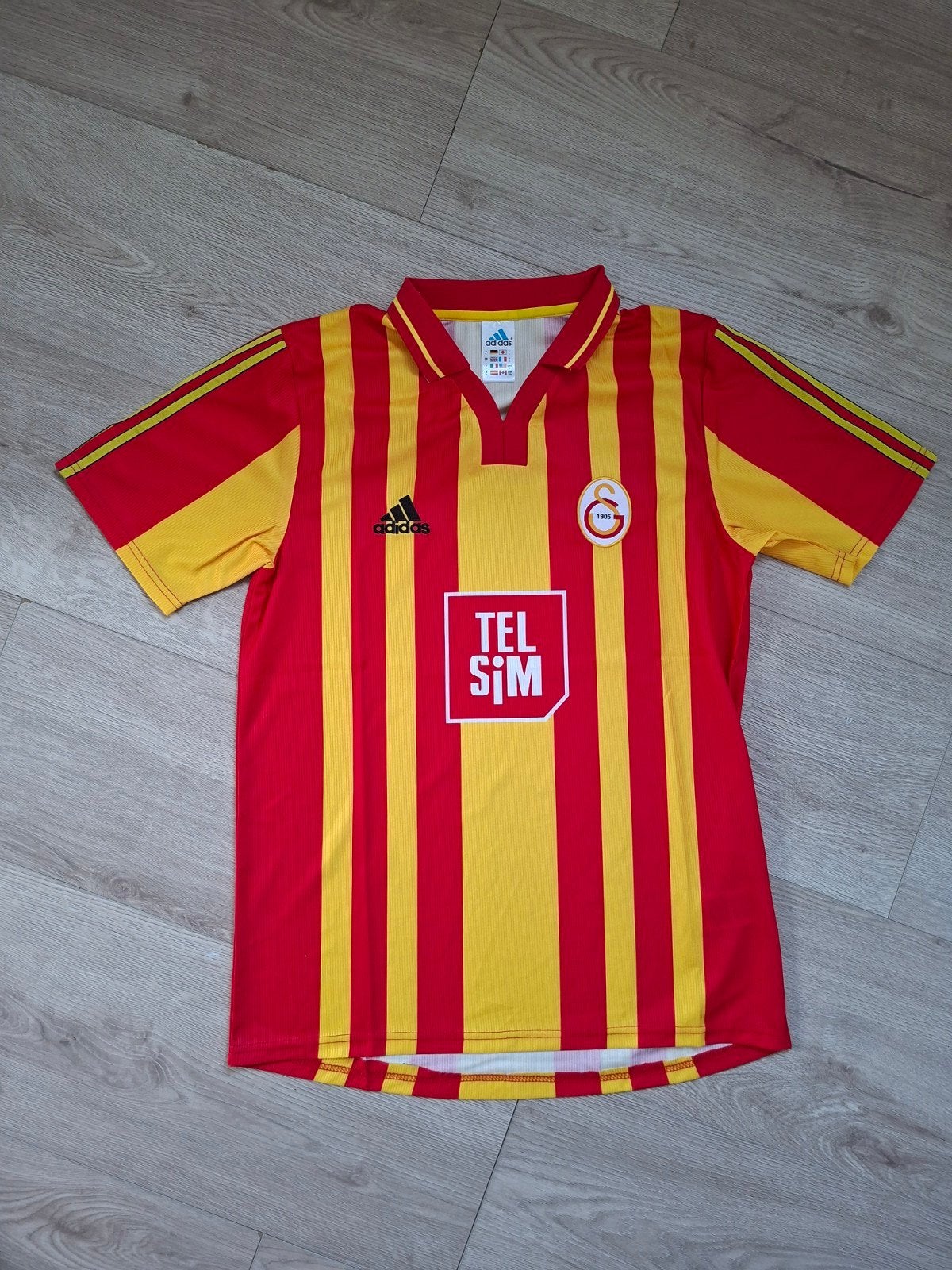 Retro shirts Galatasaray, Sport en Fitness, Voetbal, Ophalen of Verzenden, Zo goed als nieuw, Shirt