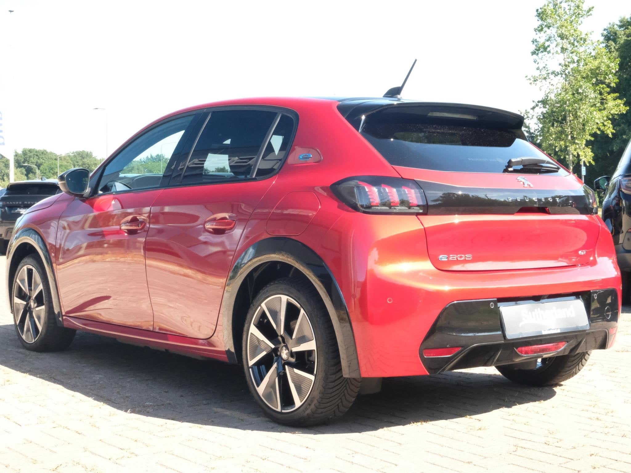 Peugeot e-208 EV GT Pack 50 kWh 136 PK | Panoramadak | Stoel, Auto's, 136 pk, Gebruikt, 351 km, 315 min