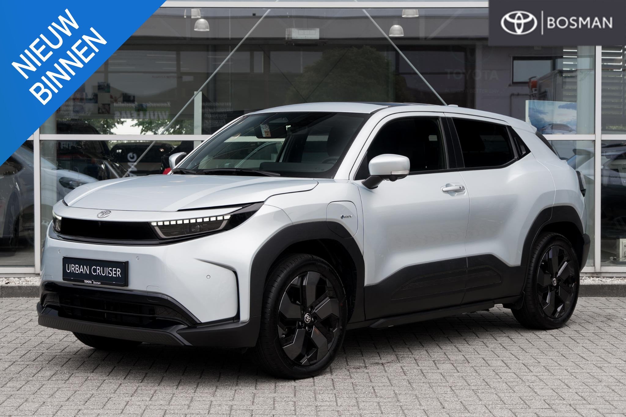 Toyota Urban Cruiser Executive 61 kWh, Gebruikt, Leder en Stof, 360 min, Urban Cruiser