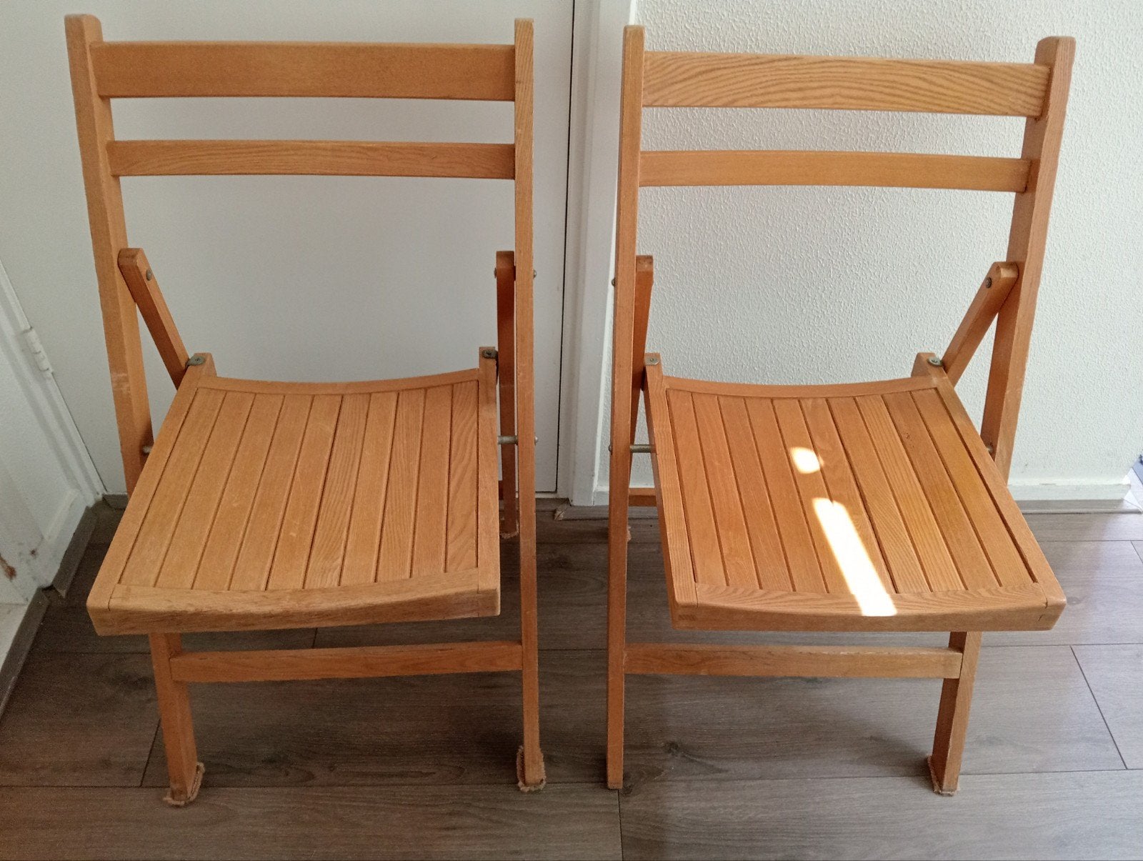 2x Houten Klapstoelen - Handig en Ruimtebesparend, Ophalen