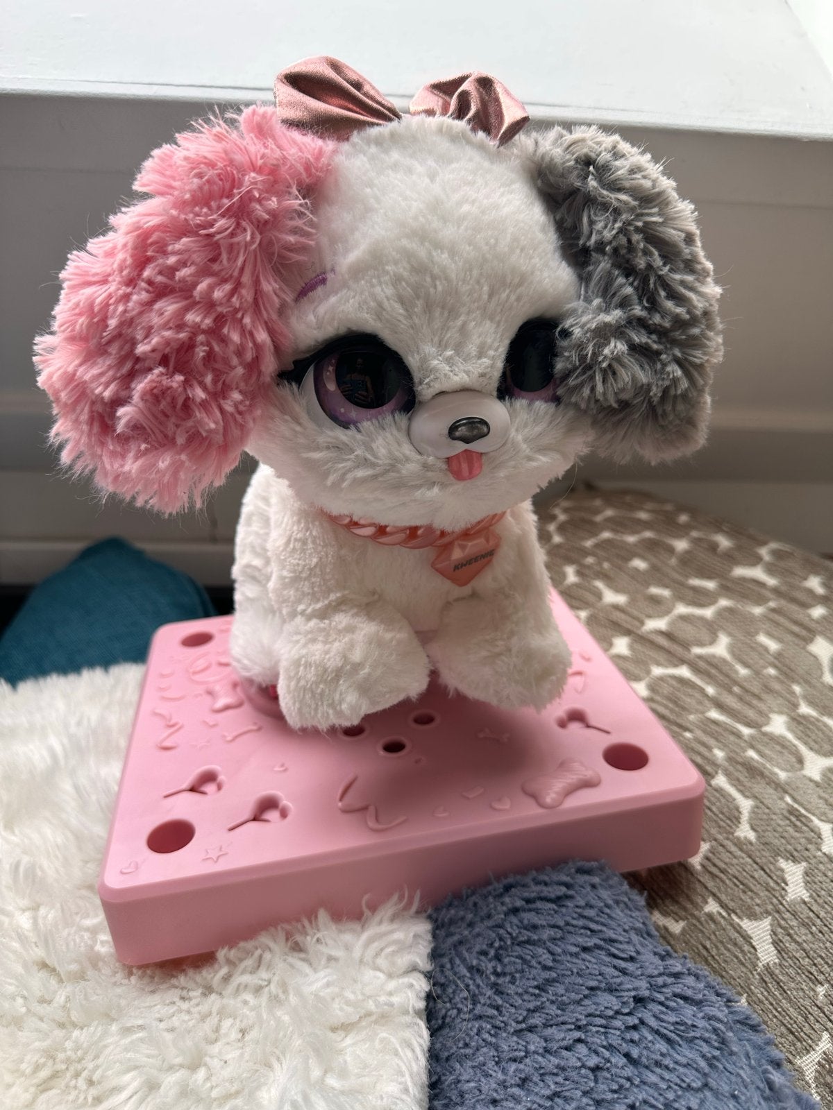 Interactieve robot puppy Kweenie van Present Pets, Overige merken, Zo goed als nieuw, Meerkleurig, Interactief