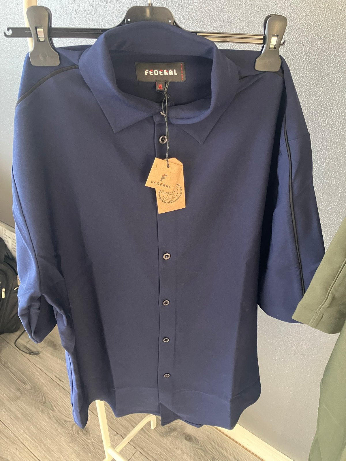 Partij blouses 50 stuks met korte mouwen, maten S t/m XXL, Ophalen of Verzenden, Nieuw, Blauw, Overige halswijdtes