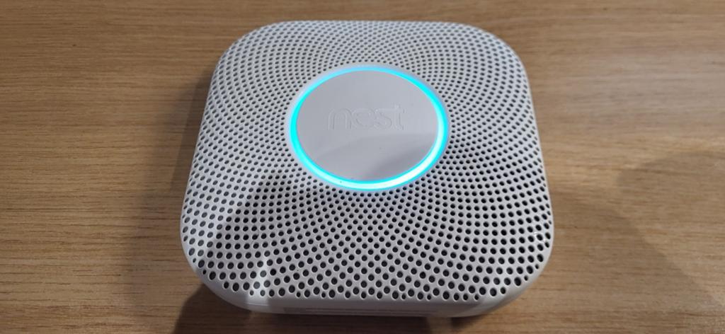2x Nest Protect V2 Rook- en Koolmonoxidemelder (Bedraad), Detector, Sensor of Melder, Ophalen of Verzenden, Zo goed als nieuw