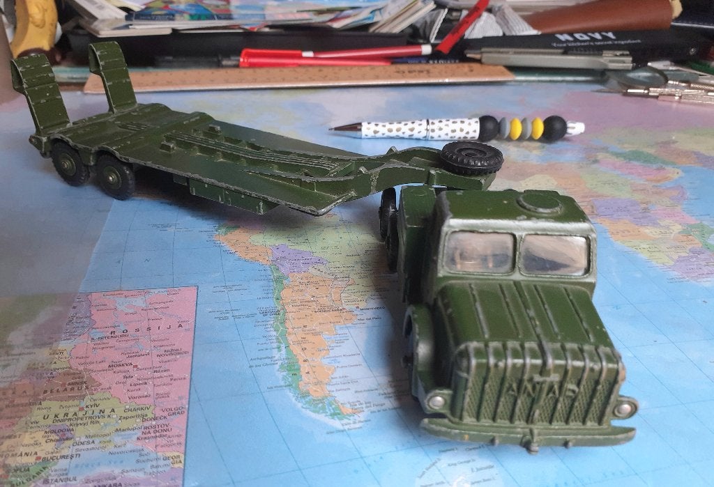 Antar - Tank transporter  Nr. 660 met ramen, Verzenden, Zo goed als nieuw, Auto, Dinky Toys
