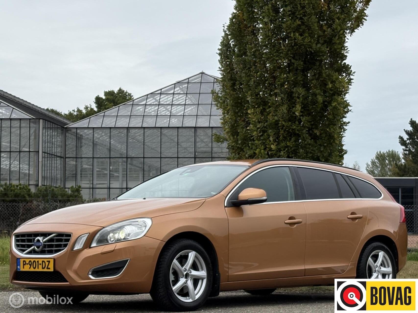 Volvo V60 2.0 T5 – 241pk | Cruise Control - Trekhaak -, Auto's, Voorwielaandrijving, Euro 5, 4 cilinders, Bruin
