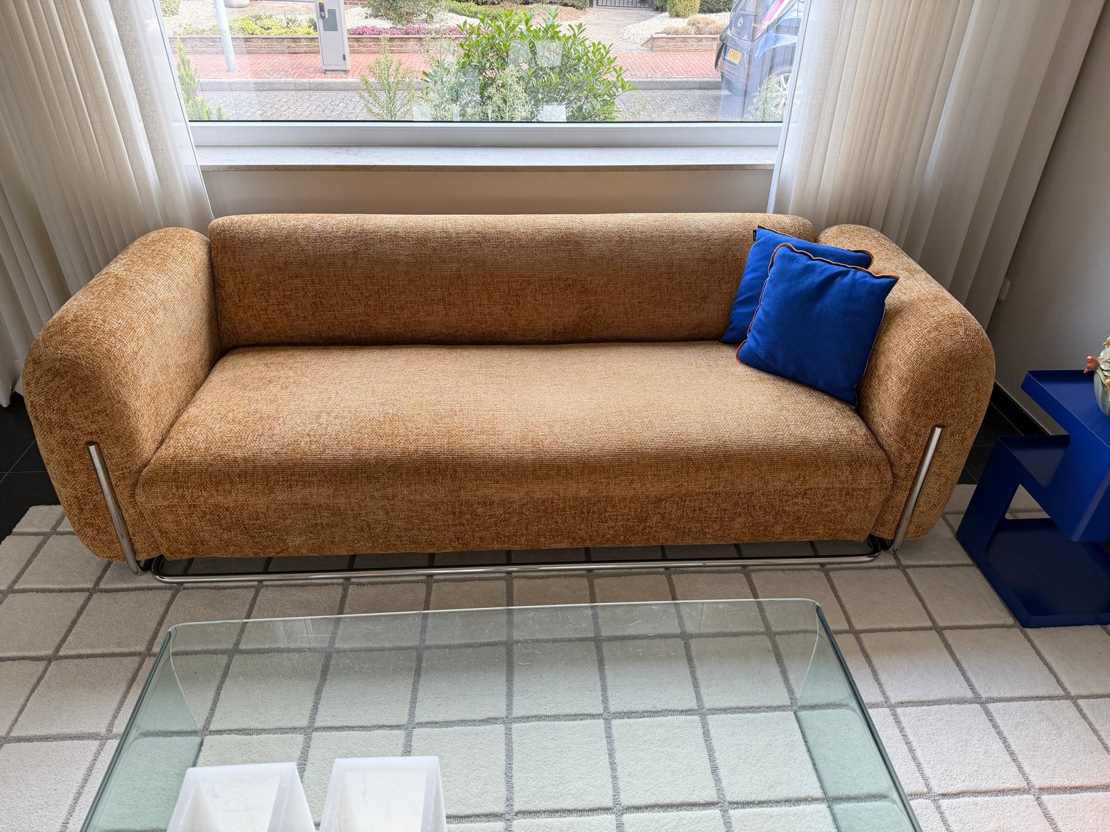 Jotex Everman driepersoonsbank in okergeel chrome frame / 3, Huis en Inrichting, Ophalen, Driepersoons, 75 tot 100 cm, Zo goed als nieuw