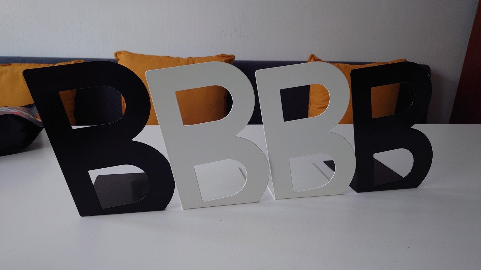 4 Billy boekensteunen zwart en wit; groot. Ikea, Huis en Inrichting, Woonaccessoires | Wandplanken en Boekenplanken, Ophalen of Verzenden