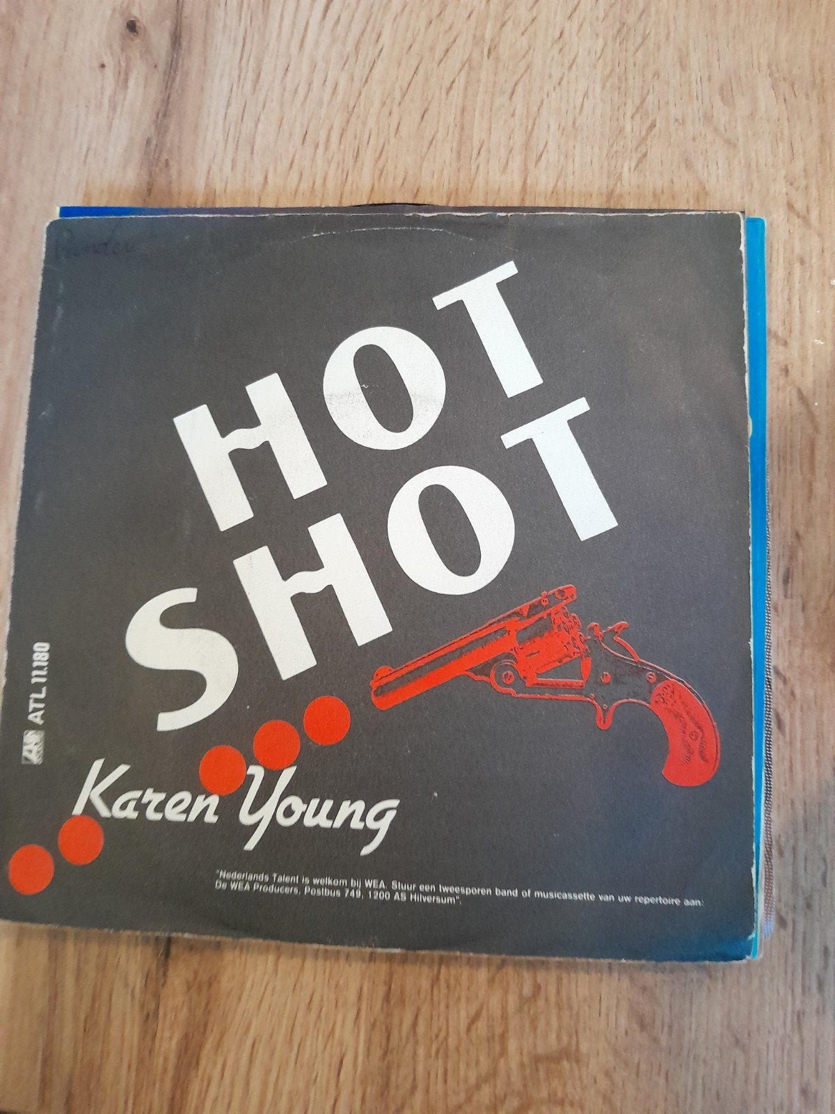 karin young 7inch hot shot, Ophalen of Verzenden, Zo goed als nieuw, Pop