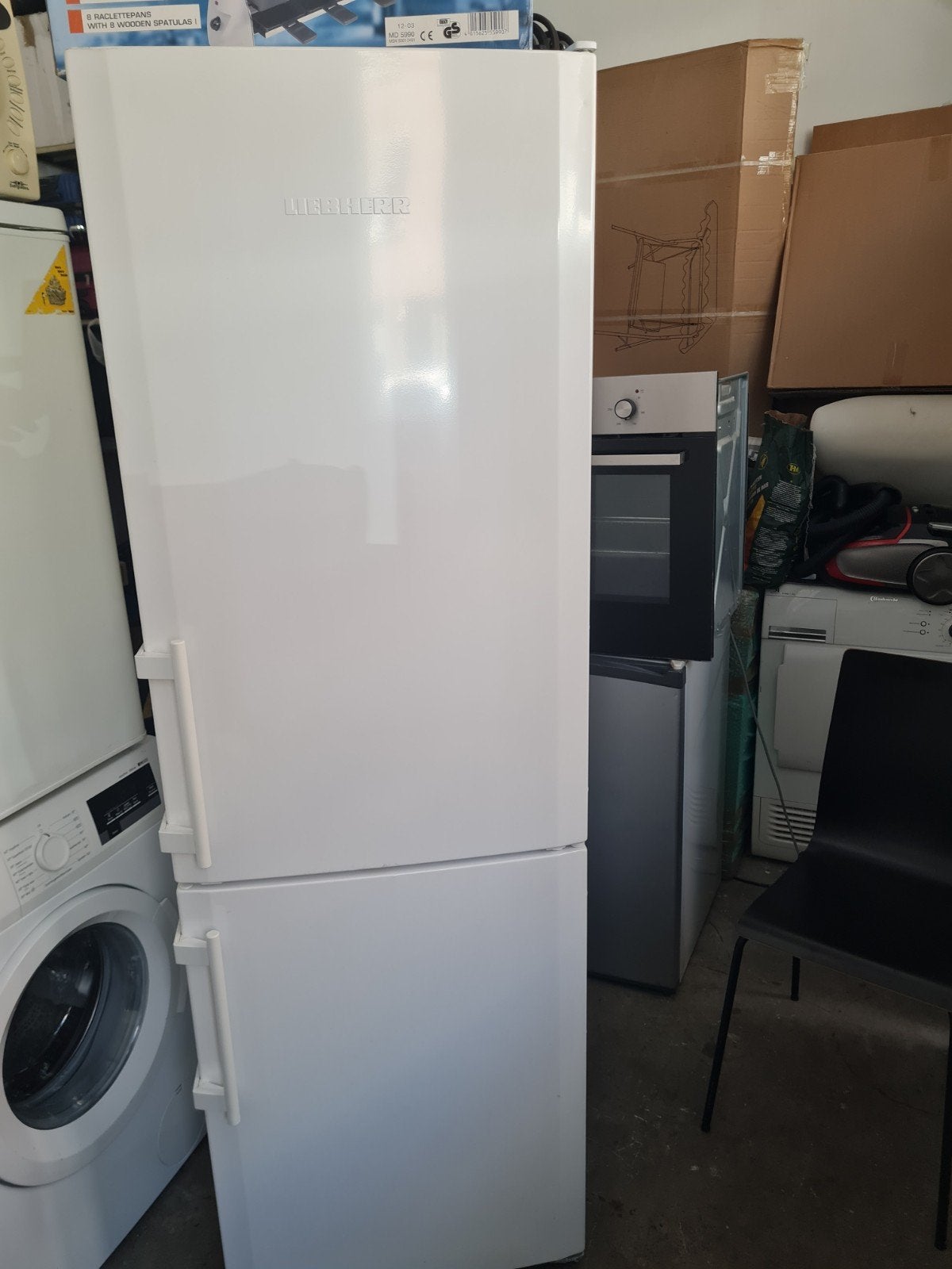 Liebherr koelkast 60cm breed 180 hoog, Witgoed en Apparatuur, Koelkasten en IJskasten, 200 liter of meer, Met aparte vriezer, Zo goed als nieuw