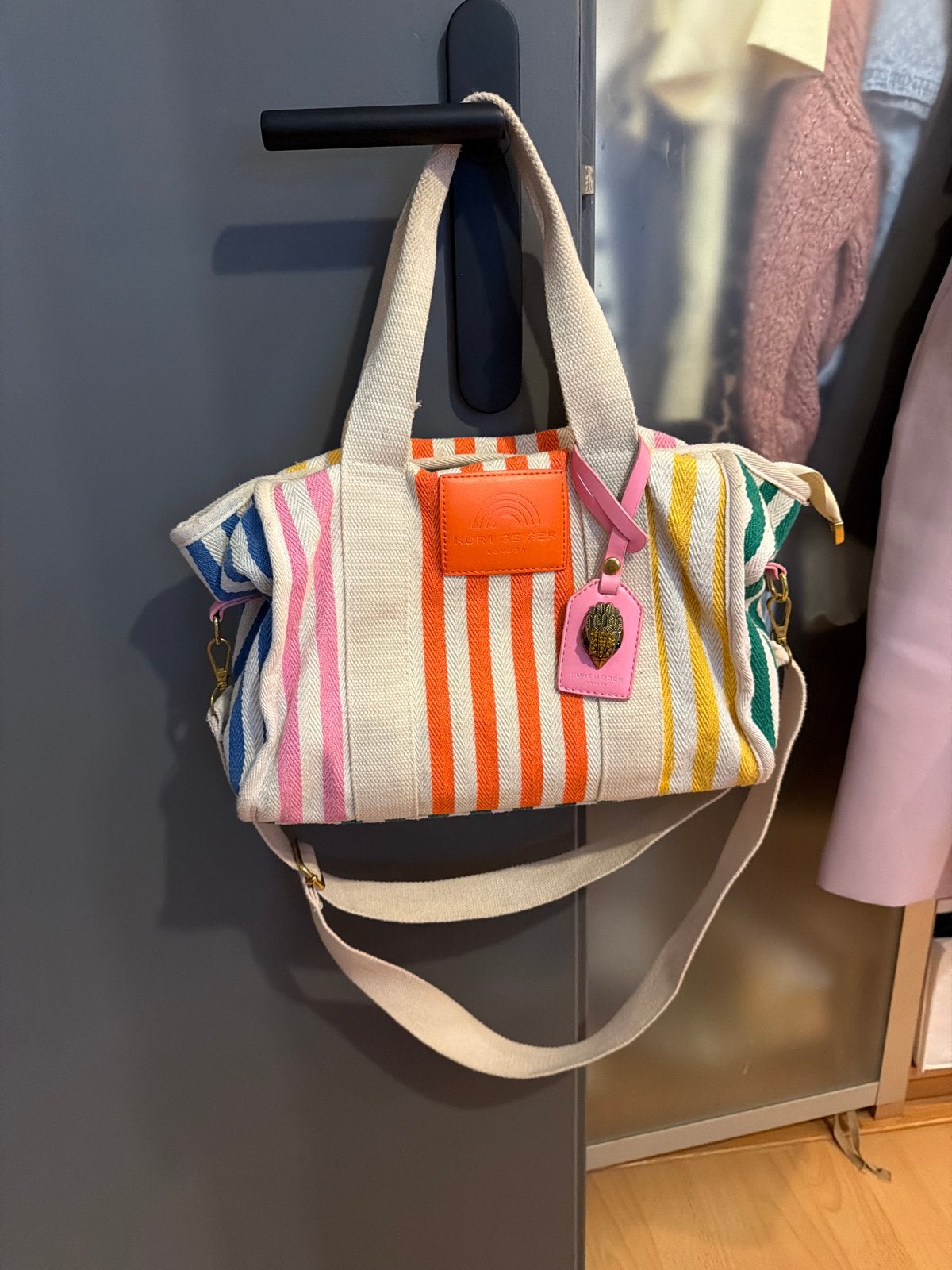 Kurt Geiger regenboog gestreepte canvas tas namaak, Ophalen of Verzenden, Zo goed als nieuw, Overige kleuren, Handtas