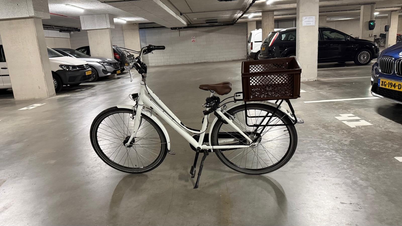 Azor stadsfiets met mand - Zo goed als nieuw, 53 tot 56 cm, Velgrem, Versnellingen, Zo goed als nieuw