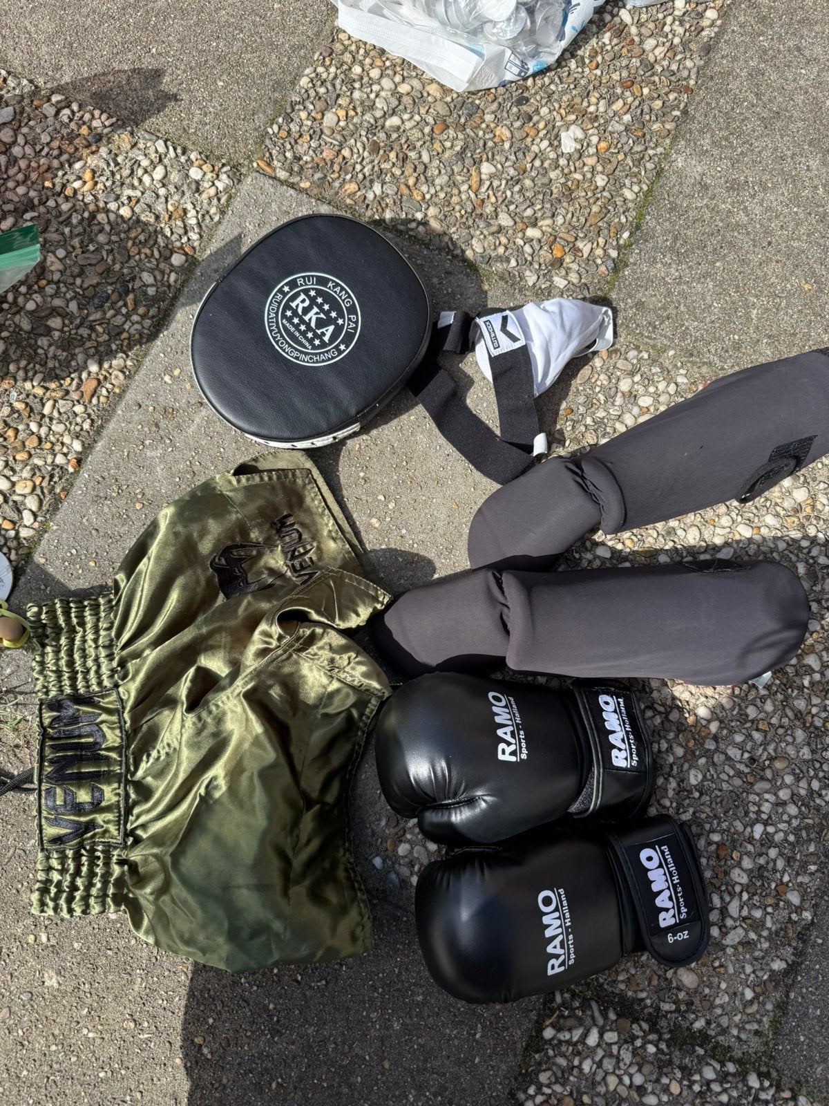 Kickboks set kind, Ophalen, Zo goed als nieuw, Bokshandschoenen