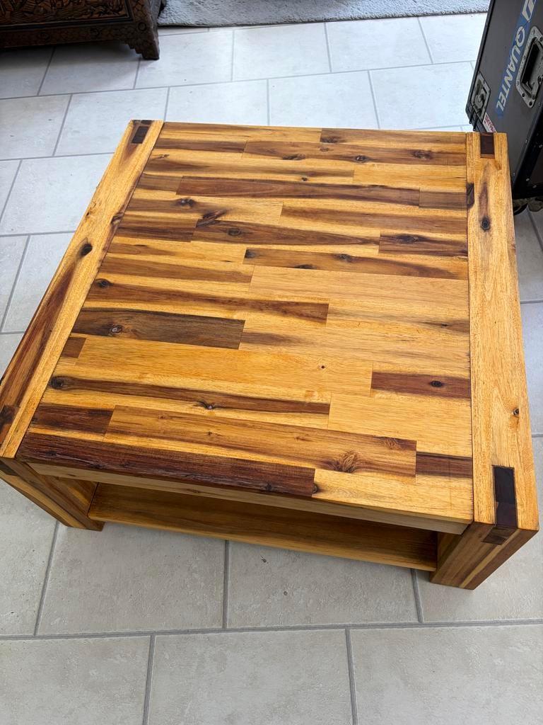 Massief houten salontafel met opbergruimte, Ophalen, Zo goed als nieuw, Vierkant, 50 tot 100 cm