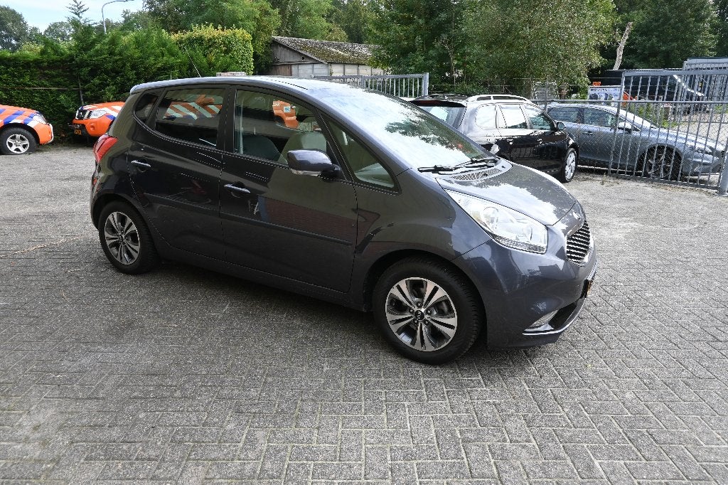 Kia Venga 1.4 Cvvt 2018 Grijs, Voorwielaandrijving, Zwart, 4 cilinders, 1396 cc