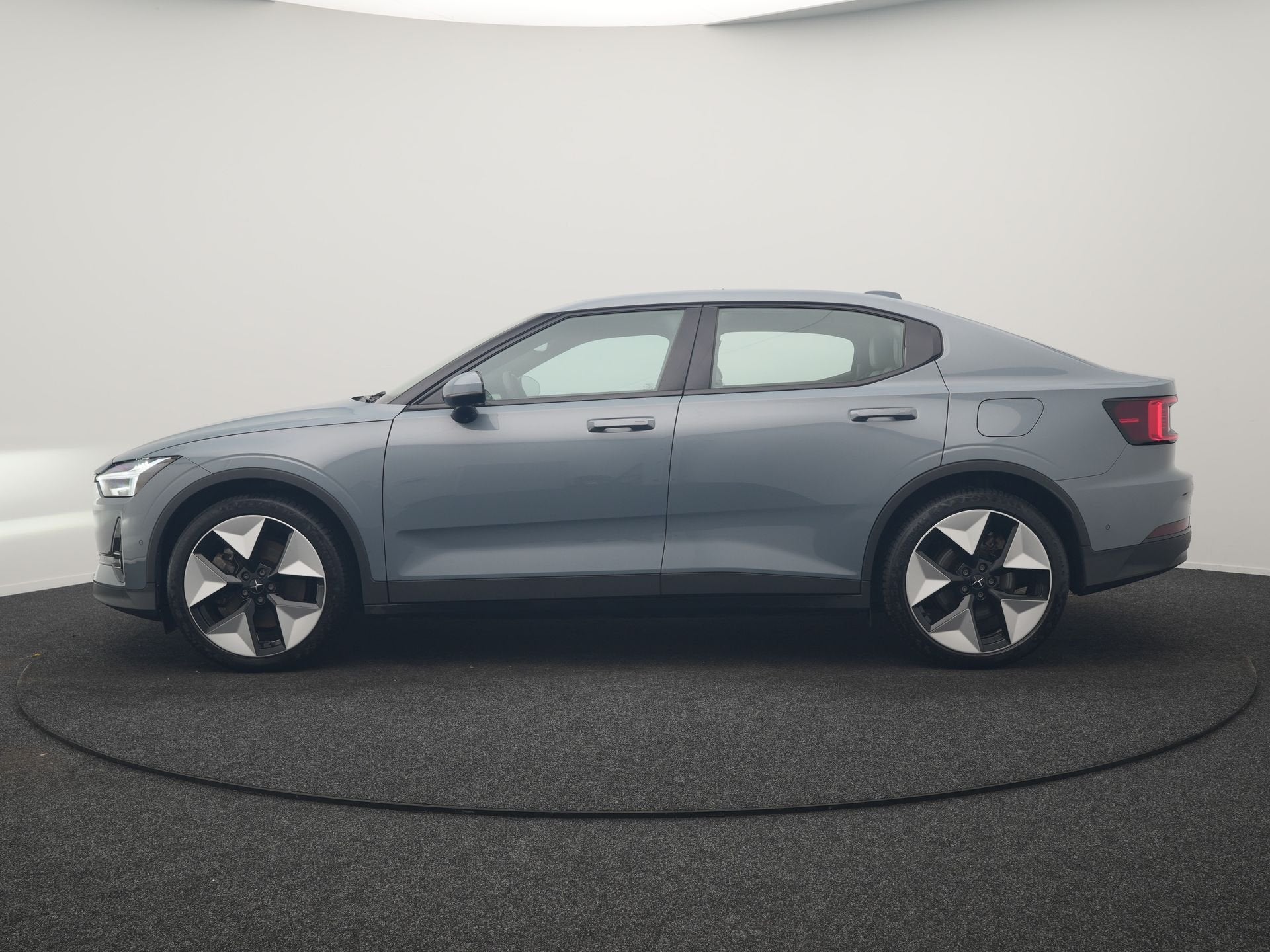 Polestar 2 Long Range Single Motor 78 kWh 231pk | Trekhaak A, Auto's, Polestar 2, Gebruikt, Beige, 1994 kg
