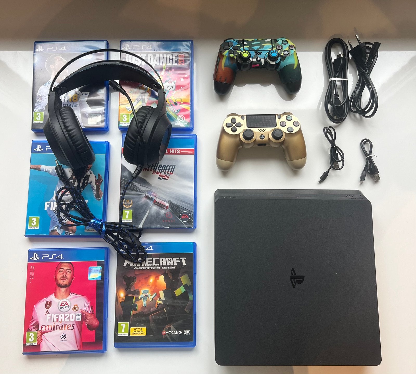 Prachtige complete PS4 slim set incl controllers, games etc, Met games, Met 2 controllers, Ophalen of Verzenden, Zo goed als nieuw