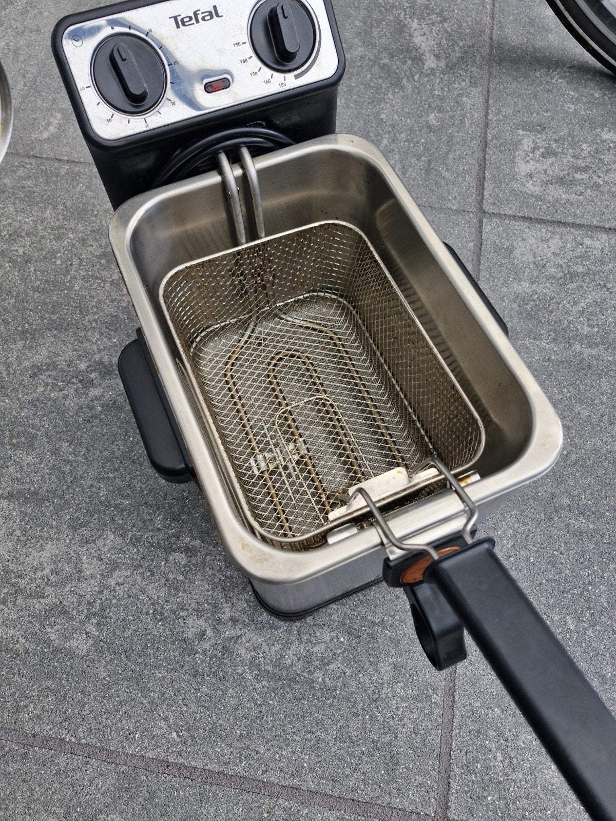tefal friteuse, 3 tot 4 liter, Ophalen, Zo goed als nieuw, Uitneembare binnenpan